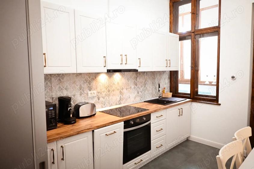 Apartament cu 3 camere decomandat în Central