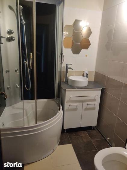 Apartament cu 3 camere decomandat în Micro 2