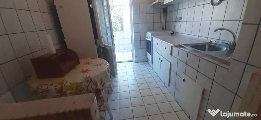 Republicii, zona buna, 2 camere, etaj 3 - 2