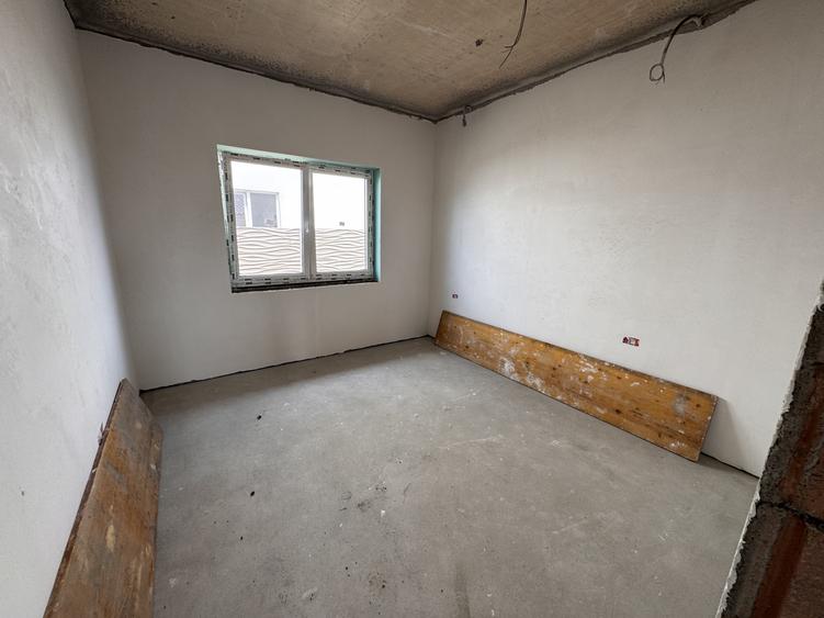 Duplex cu 3 camere cu Canalizare în Moșnița Nouă