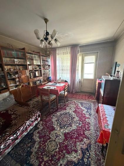 Apartament 73mp cu 3 camere decomandat, 1 Mai vizavi de Spitalul Nr 1 , Insula. - 1