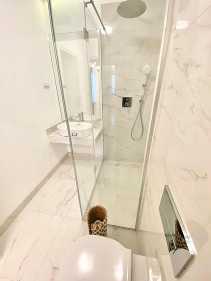 Apartament cu 3 camere decomandat, mobilat în Calea Victoriei