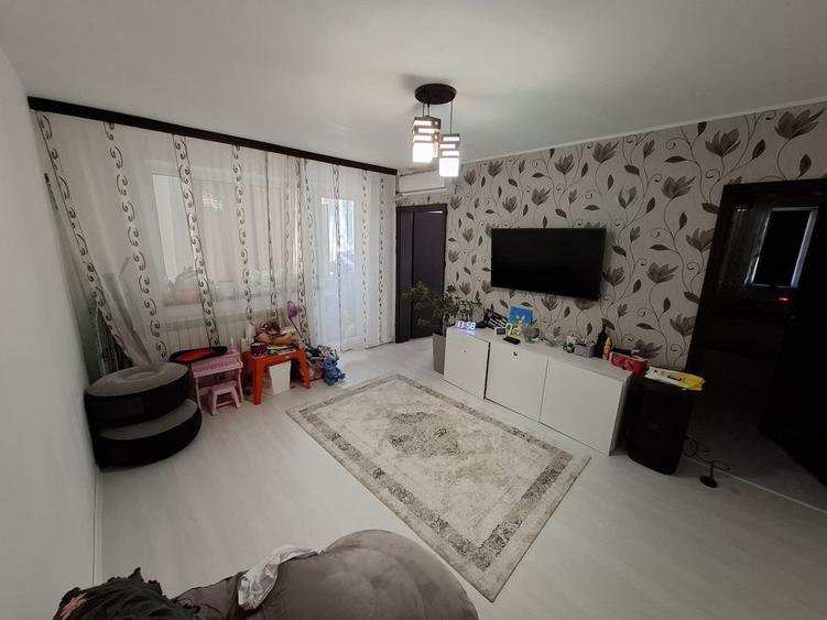 Apartament cu 4 camere semidecomandat, mobilat în Inel II