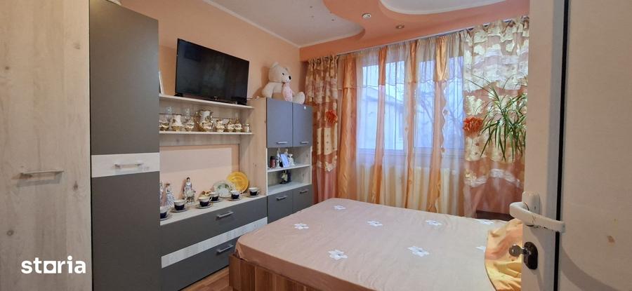 Apartament cu 4 camere în Micro 39