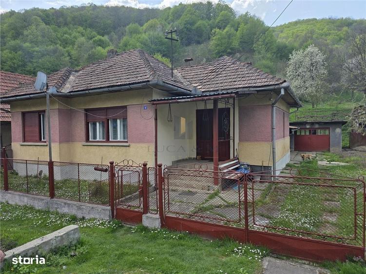 Casă cu 3 camere cu Teren 3748 Mp în Nădrag