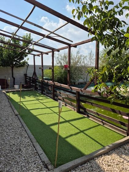 Casă cu 10 camere cu Teren 28000 Mp în Central