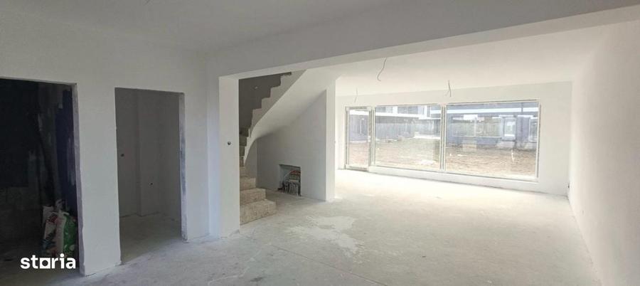 Casă cu 4 camere cu Teren 414 Mp în Rășinari