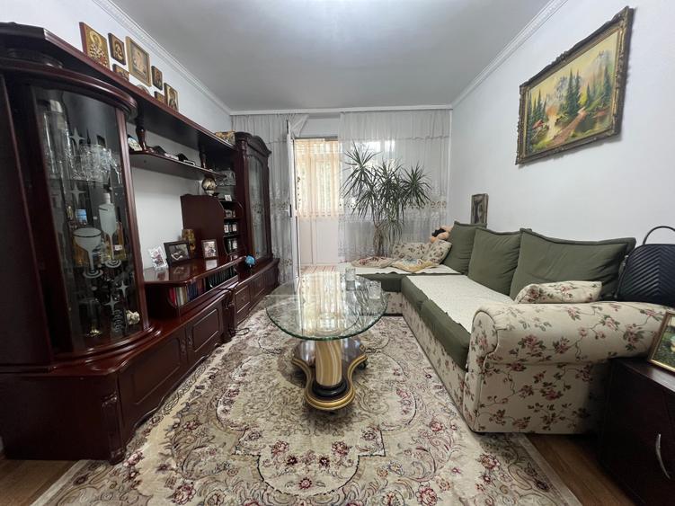 Apartament cu 2 camere semidecomandat în Vitan