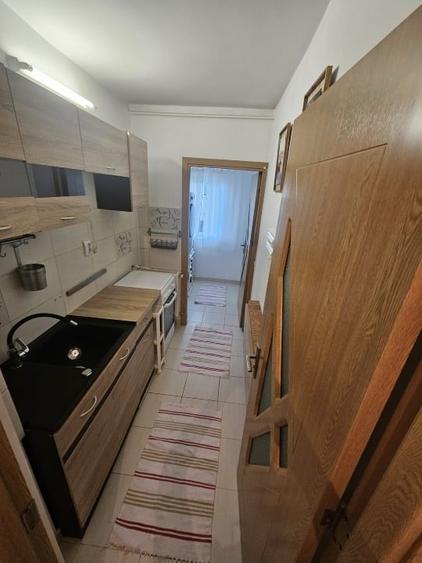 Garsonieră decomandată, mobilată în Tei