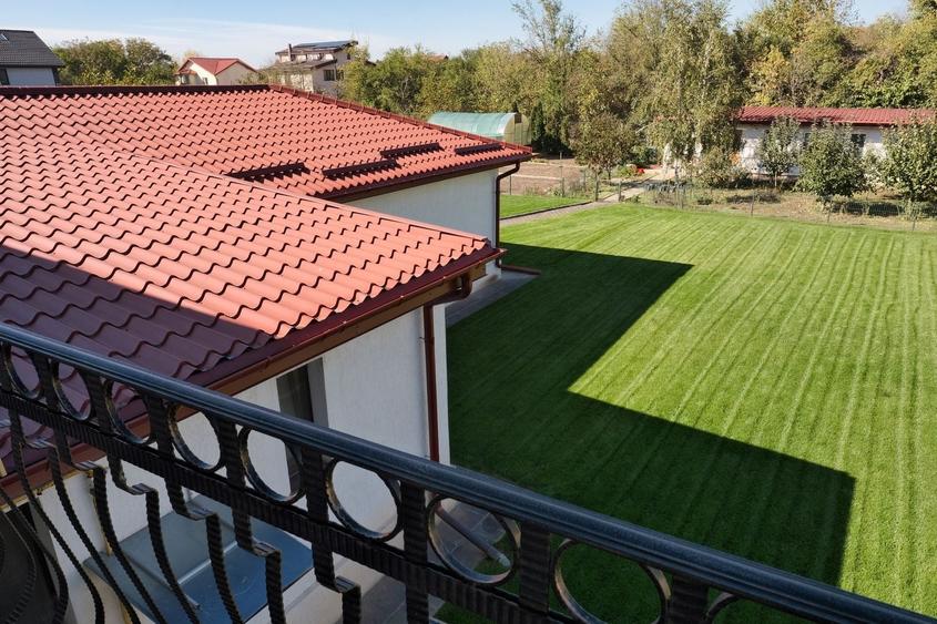 Casă individuală cu 10 camere cu Canalizare în Central