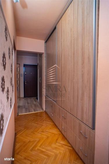 Apartament cu 3 camere decomandat în Rogerius