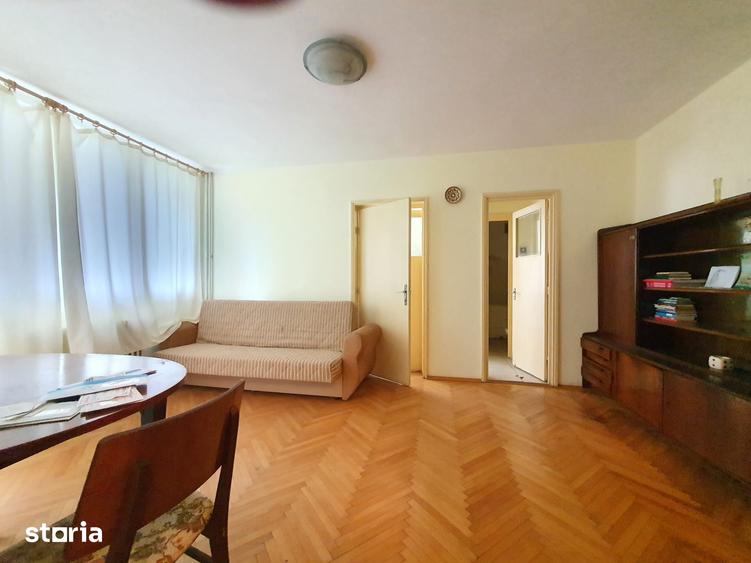 Apartament cu 3 camere semidecomandat în Țiglina 1