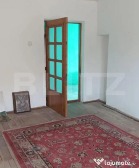 Casă cu 3 camere cu Teren 1900 Mp în Central