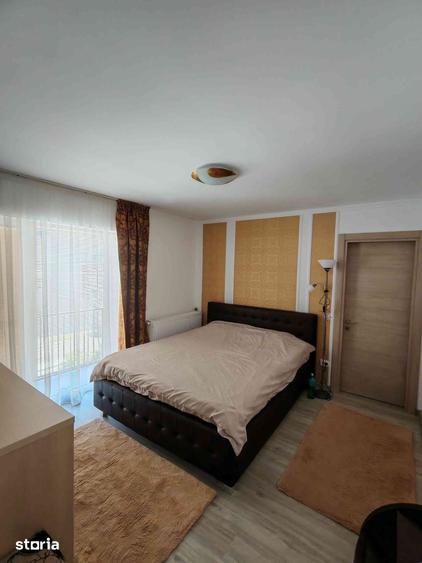 Casă cu 5 camere cu Teren 227 Mp în Sânpetru