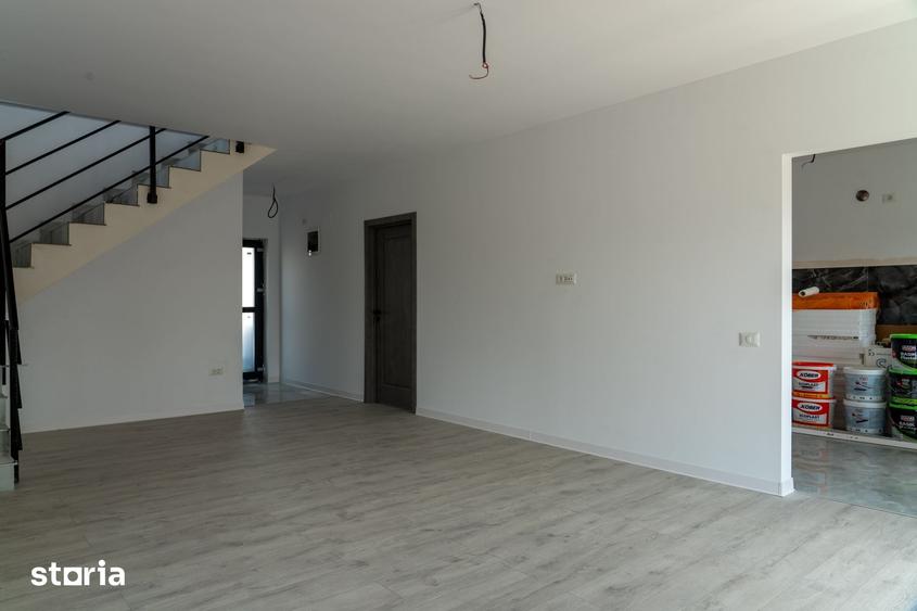 Casă cu 4 camere cu Teren 400 Mp în Berceni