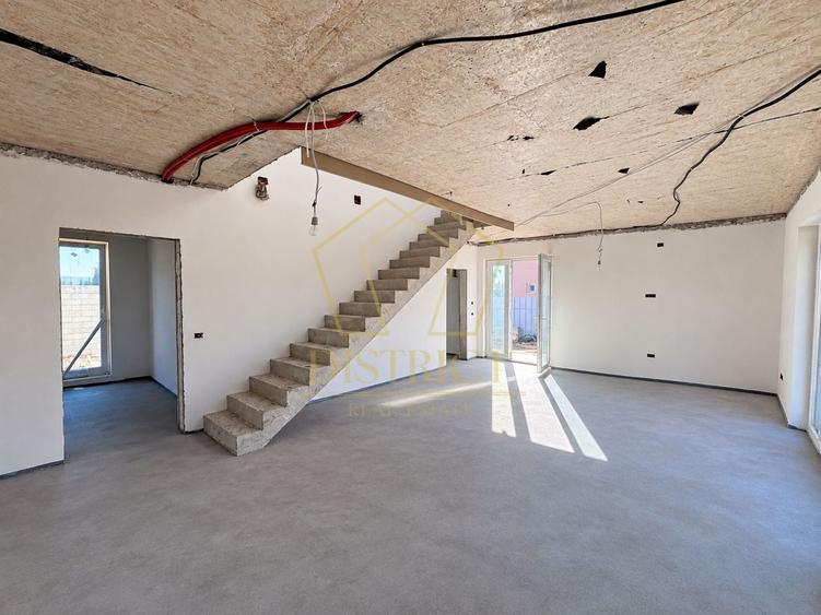 Duplex cu 4 camere cu Canalizare în Ghiroda
