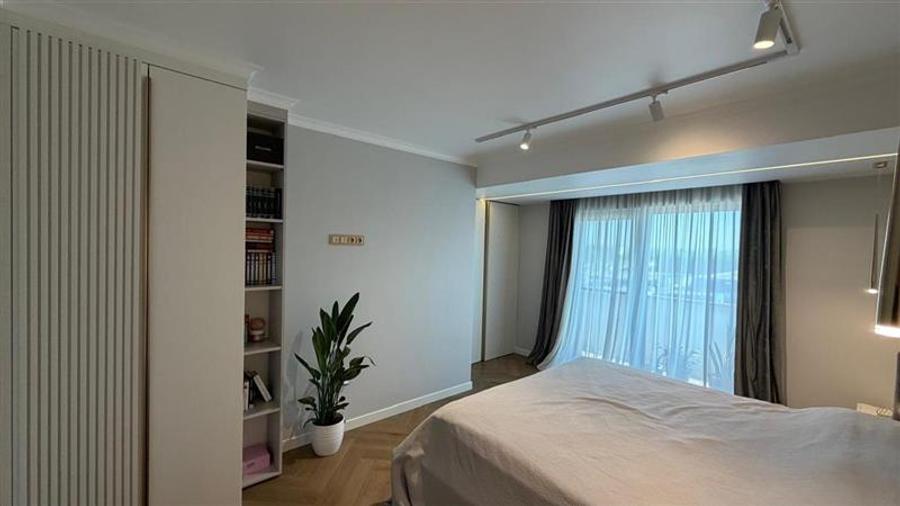 Apartament cu 3 camere circular, mobilat în Florești