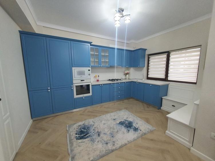 Casă individuală cu 4 camere cu Canalizare în Palazu Mare