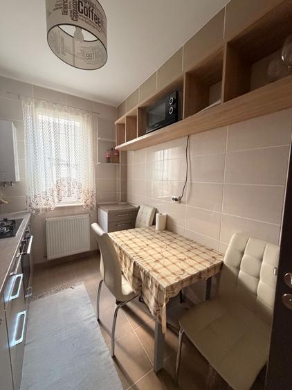 Apartament cu 2 camere decomandat în Florești