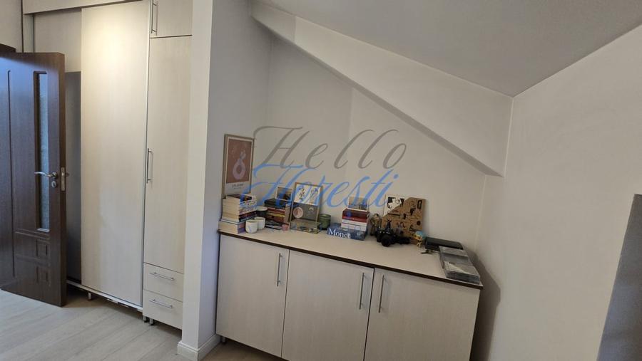 Apartament cu 3 camere semidecomandat, mobilat în Iris