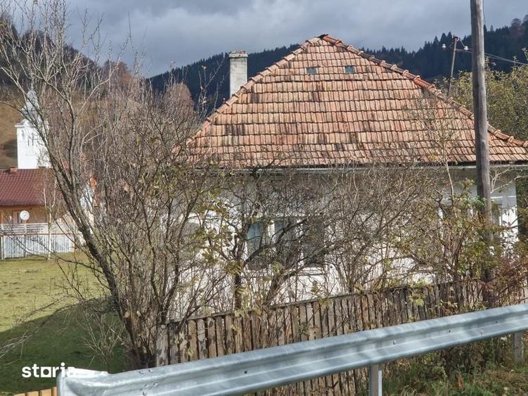 Casă cu 2 camere cu Teren 80 Mp în Corbu