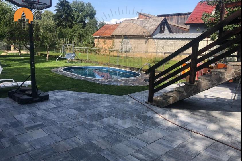 Casă individuală cu 5 camere cu Piscina în Tărlungeni