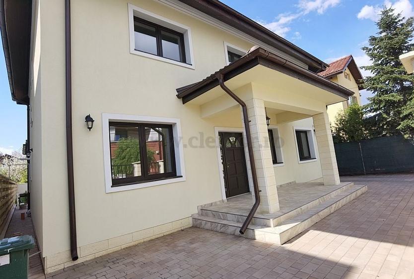 Casă individuală cu 6 camere cu Piscina în Iancu Nicolae