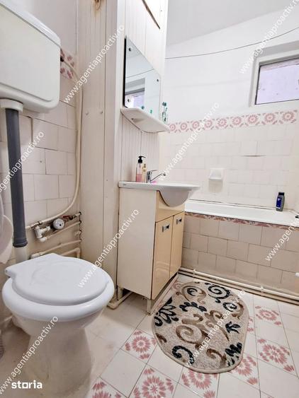 Apartament cu 3 camere decomandat în Micro 21