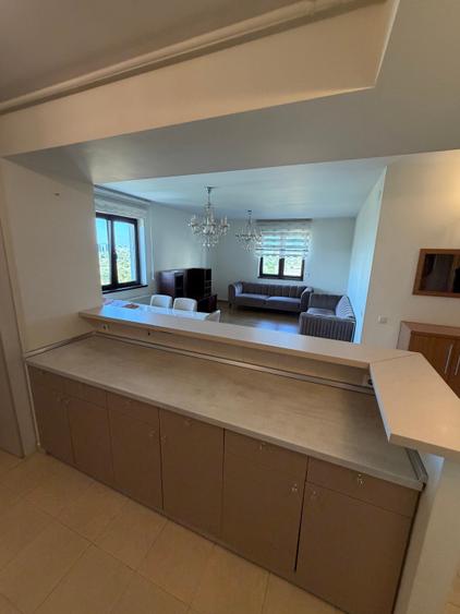 Apartament cu 3 camere decomandat în Berceni