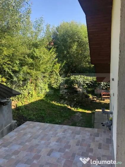 Casă cu 5 camere cu Canalizare în Central
