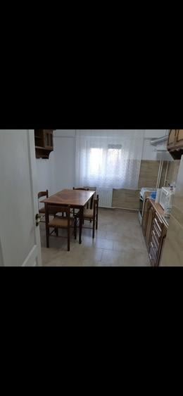 Apartament cu 2 camere decomandat în Intim