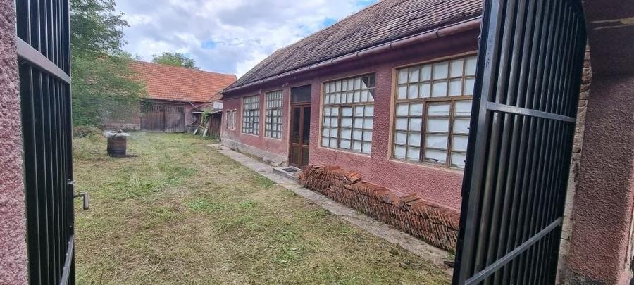 Casă cu 3 camere în Central