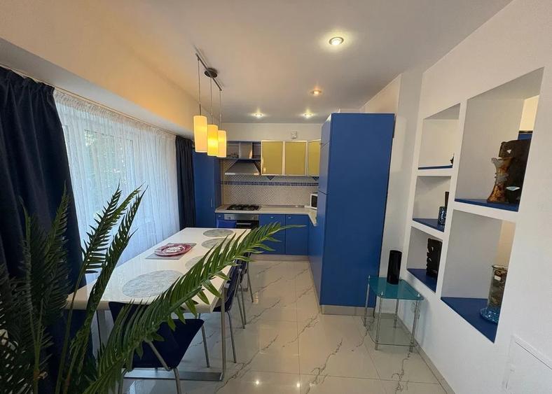Apartament cu 3 camere decomandat, mobilat în Unirii