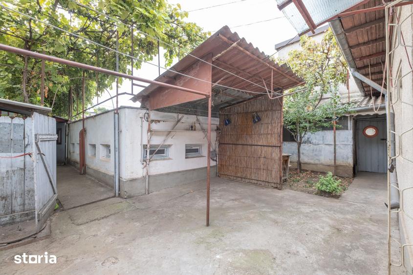 Casă cu 5 camere cu Teren 204 Mp în Central