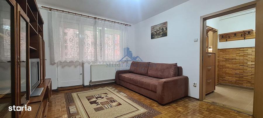 Apartament cu 3 camere decomandat, mobilat în Cedonia