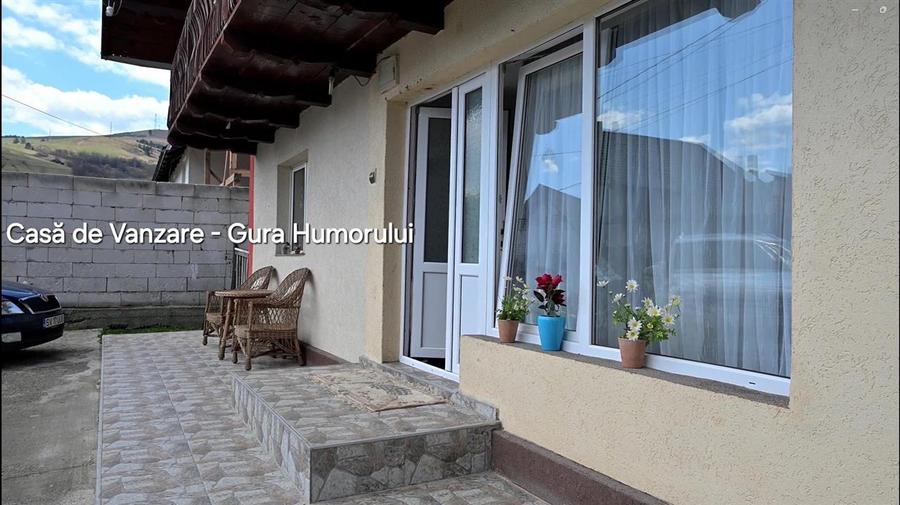 Casă individuală cu 5 camere cu Teren 300 Mp în Central
