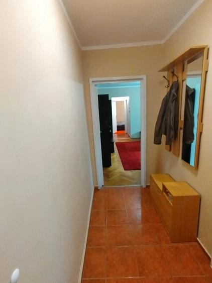 Apartament cu 2 camere semidecomandat în Girocului