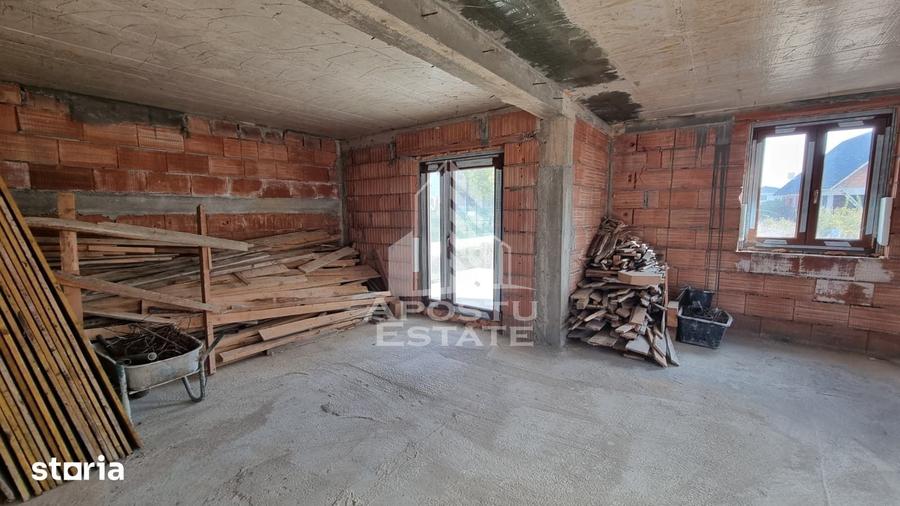 Casă cu 4 camere cu Teren 627 Mp în Giarmata