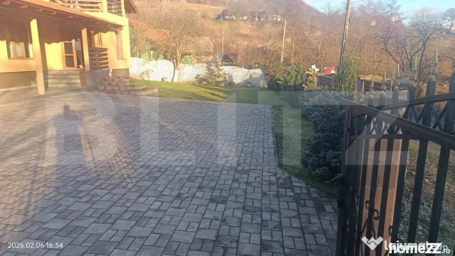 Casă cu 5 camere cu Teren 800 Mp în Central