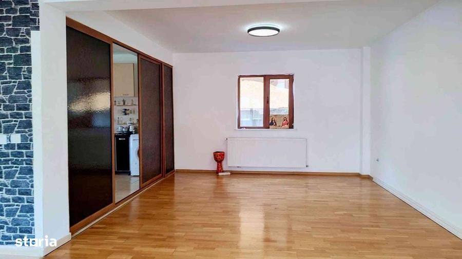 Casă cu 4 camere în Budești