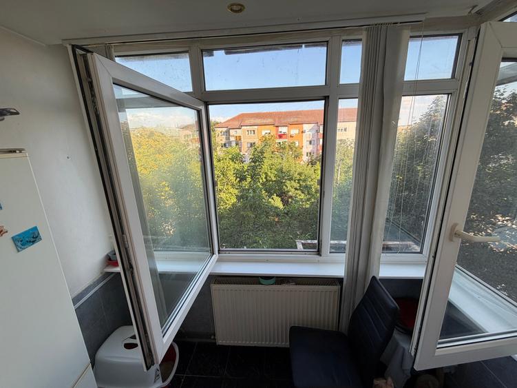 Apartament cu 3 camere în Aradului