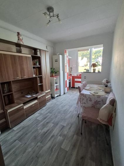 Apartament cu 2 camere decomandat în Florești