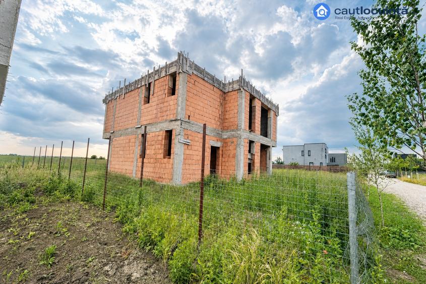 Casă individuală cu 6 camere cu Canalizare în Dimieni