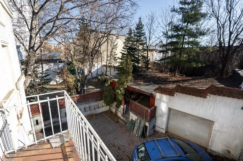 Casă individuală cu 16 camere cu Canalizare în Unirii