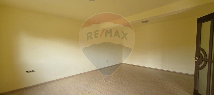 Casă individuală cu 4 camere cu Teren 445 Mp în Valea Voievozilor