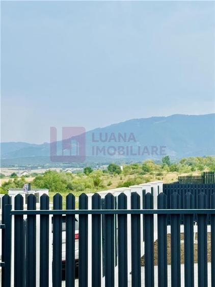 Duplex cu 4 camere cu Canalizare în Central