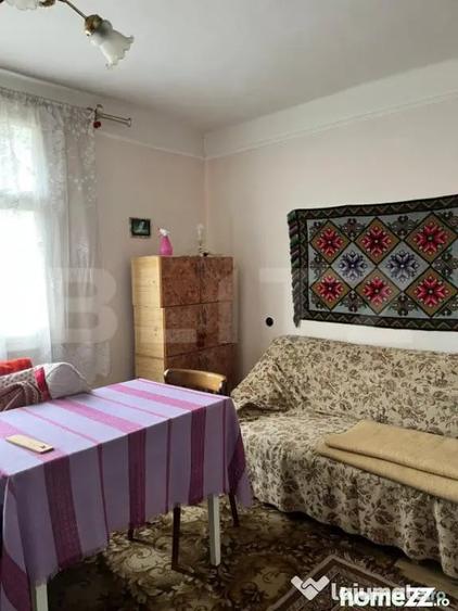 Casă cu 2 camere cu Teren 714 Mp în Siret