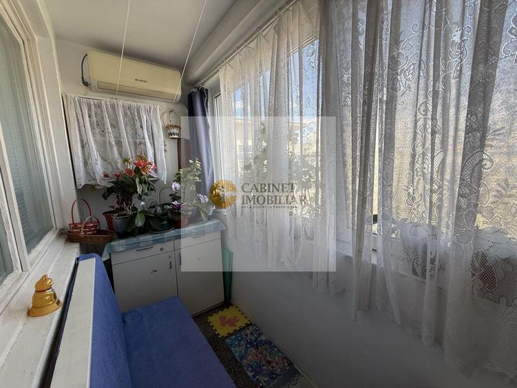 Apartament cu 2 camere semidecomandat, mobilat în Universitate