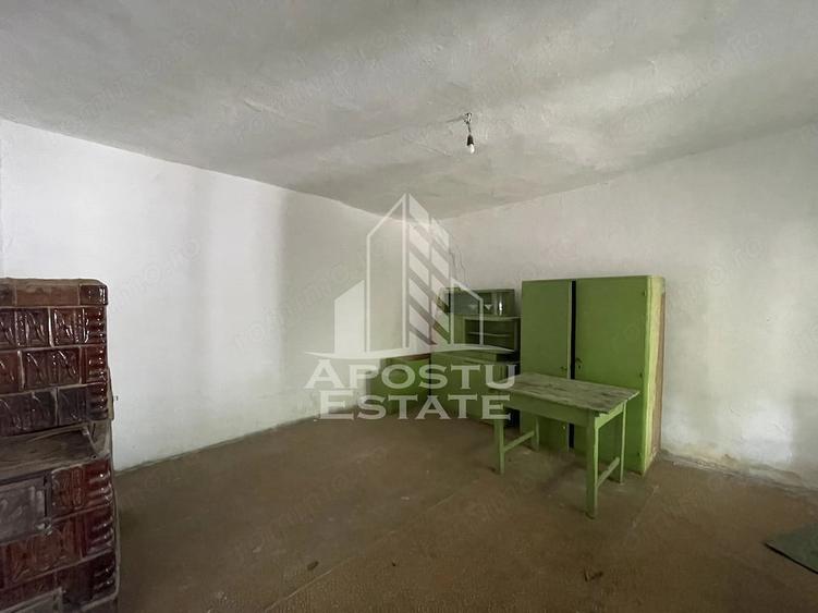 Casă cu 2 camere cu Teren 1554 Mp în Săcălaz