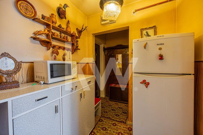 Vânzare apartament cu 2 camere, semidecomandat, strada Avram Iancu - 9